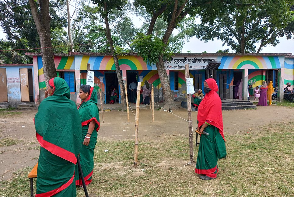 কালিয়াকৈরে বিকেলে ভোটারদের উপস্থিতি কম