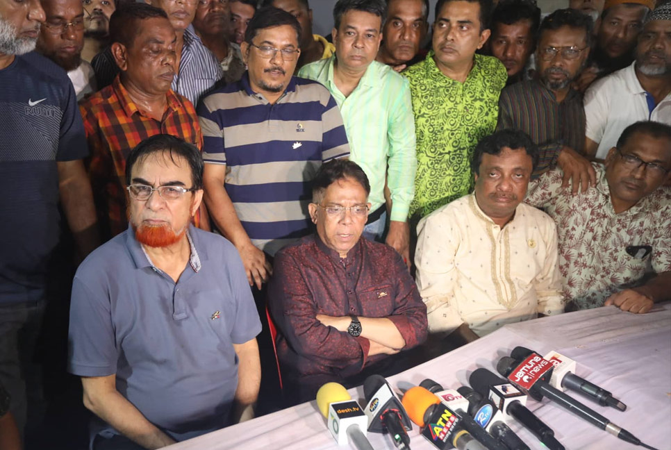 প্রতিশ্রুতি অনুযায়ী নগরীর উন্নয়ন করবো : রিফাত