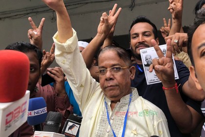 ভোট দিলেন আওয়ামী লীগ প্রার্থী রিফাত, জয়ে শতভাগ আশাবাদী