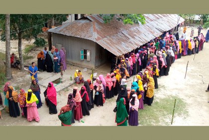 সাগরপাড়ে দুই ইউনিয়নে উৎসবমুখর পরিবেশে চলছে ভোট
