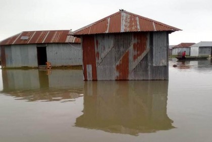 রৌমারী-রাজিবপুরে পানিবন্দী ৪০ হাজার মানুষ
