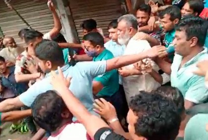 বিদায় অনুষ্ঠানে এসএসসি পরীক্ষার্থীদের পেটালেন শিক্ষক