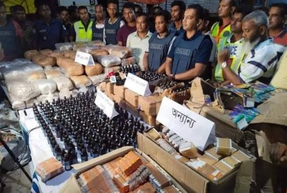 বেনাপোলে ভারতীয় ট্রাক থেকে মাদকসহ অবৈধ পণ্য উদ্ধার 