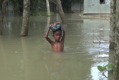 ধরলার পানি বিপদসীমার উপরে, লালমনিরহাটে ১২ গ্রাম প্লাবিত
