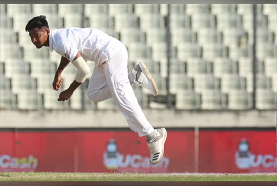 মোস্তাফিজের পর ইবাদতের আঘাত