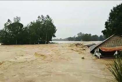 বন্যা দুর্গতদের পাশে দাঁড়াতে নেতাকর্মীদের নির্দেশ বিএনপির

