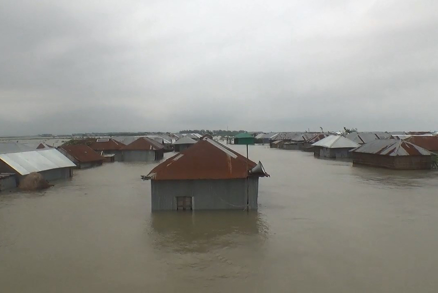 কুড়িগ্রামে পানিবন্দী দেড় লক্ষাধিক মানুষ