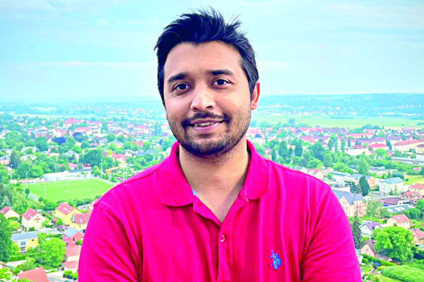 আশরাফুলের অ্যাপল যাত্রার গল্প