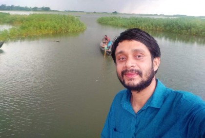 দিনভর বন্যা নিয়ে সতর্ক করা যুবক নিজেই মারা গেলেন 

