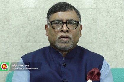 বন্যায় সারাদেশে কাজ করবে ১৪০টি মেডিকেল টিম : স্বাস্থ্যমন্ত্রী