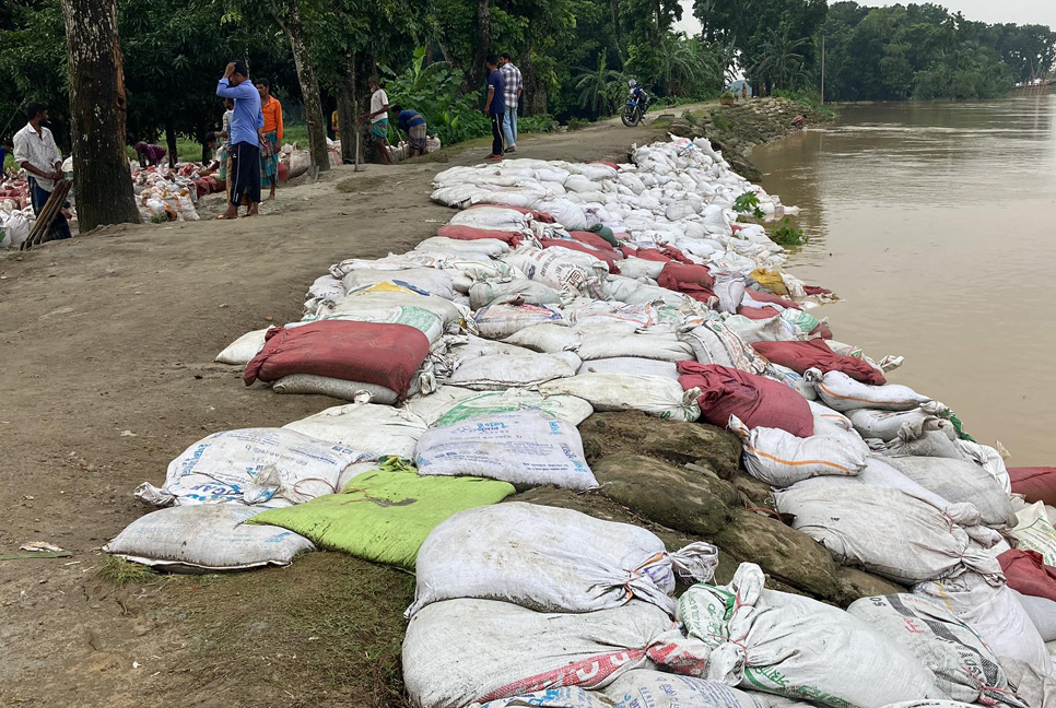 নেত্রকোনার ৬ উপজেলাতেই অপরিবর্তিত বন্যা পরিস্থিতি