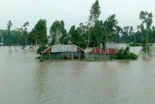 সারিয়াকান্দিতে বন্যায় ক্ষতিগ্রস্ত ৬ হাজার পরিবার