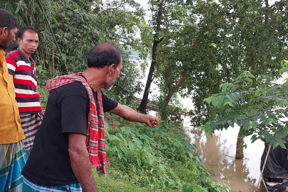 দুই মেয়েকে নিয়ে নদীতে ঝাঁপ দিলেন মা 