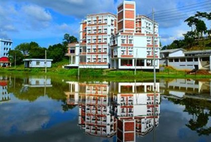 ক্যাম্পাসে পানি, সিলেট কৃষি বিশ্ববিদ্যালয়ও বন্ধ

