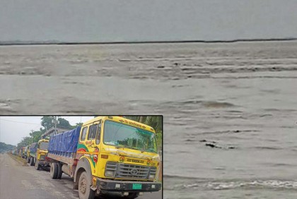 তীব্র স্রোতে আরিচা-কাজিরহাট ও পাটুরিয়া-দৌলতদিয়ায় ফেরি চলাচল ব্যাহত