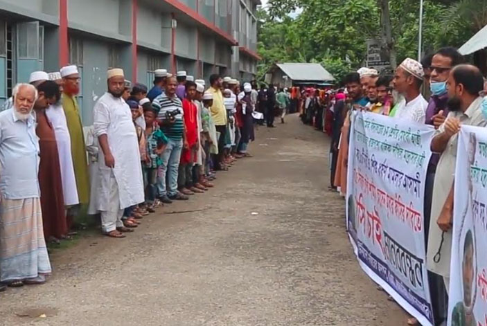 
স্কুলছাত্রীকে ধর্ষণের বিচার দাবিতে বিক্ষোভ, মানববন্ধন