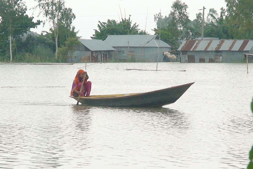 সিরাজগঞ্জে বন্যায় বিশুদ্ধ পানি ও খাবার সংকট