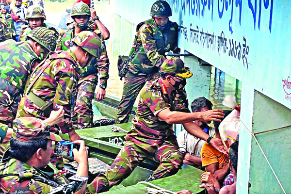 দুর্গতদের জন্য সামর্থ্যরে সর্বোচ্চ করব : সেনাপ্রধান