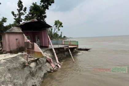 সিলেটে বন্যা দুর্গতদের পাশে সিঙ্গাপুর প্রবাসীরা