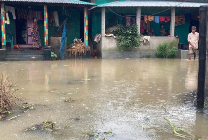 নেত্রকোনায় বাড়ছে হাওরের পানি, পানিবন্দি লাখো মানুষ