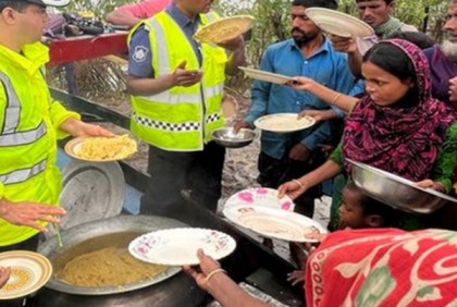 বিশ্বনাথে খাবারের জন্য বন্যা দুর্গত মানুষের হাহাকার 