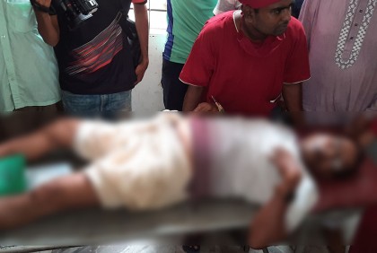 সাতক্ষীরায় সাবেক ইউপি চেয়ারম্যানকে দুর্বৃত্তদের গুলি