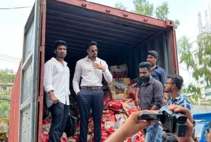 সিলেটে খাদ্য সামগ্রী ও দু’টি বোট পাঠালেন শামীম ওসমান পুত্র