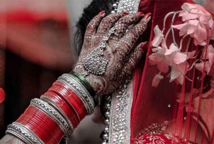 টয়লেটে যাওয়ার কথা বলে বাসর ঘর থেকে উধাও নববধূ!