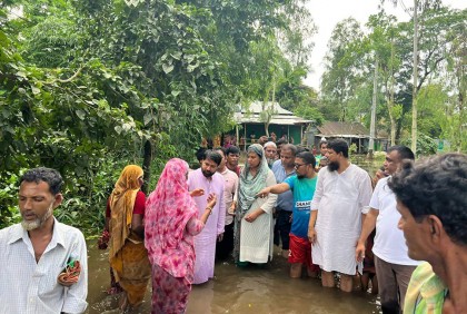 বানভাসি মানুষের পাশে বিদিশা এরশাদ