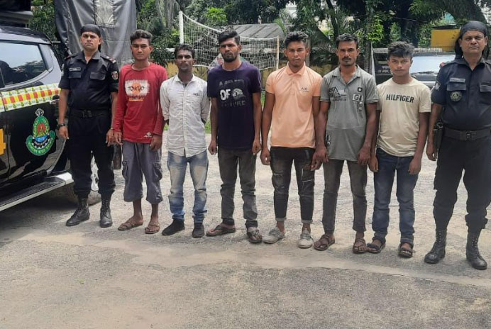 ভৈরবে গাঁজা ও ফেনসিডিলসহ ছয়জন গ্রেফতার