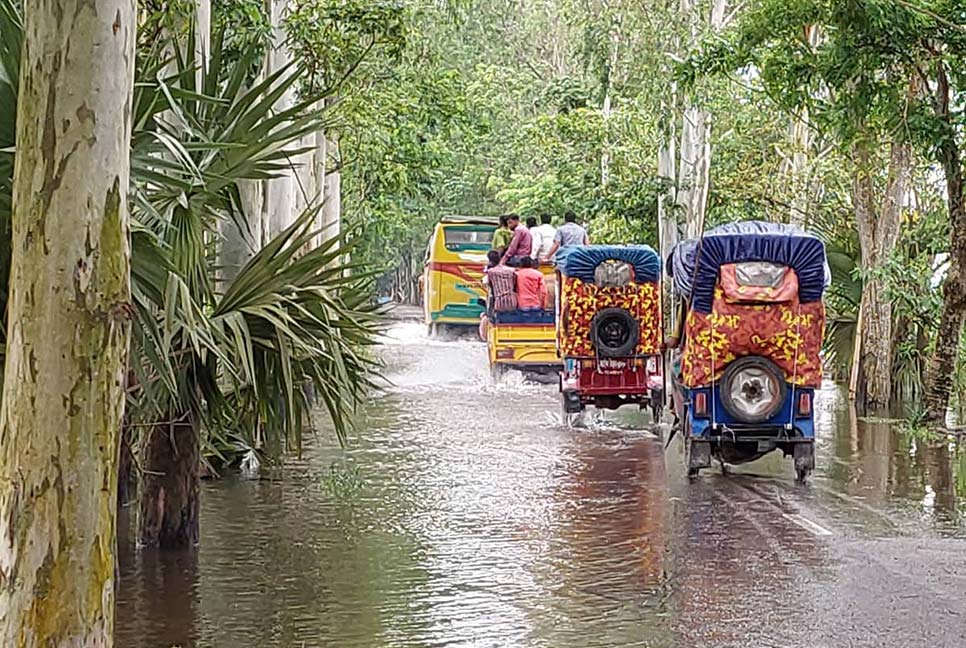 নেত্রকোনায় বন্যা পরিস্থিতি অপরিবর্তিত