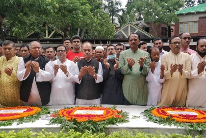 আওয়ামী লীগের প্রতিষ্ঠাবার্ষিকীতে বঙ্গবন্ধুর সমাধিতে শ্রদ্ধা