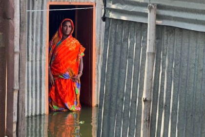 কমছে পানি, বাড়ছে দুর্ভোগ