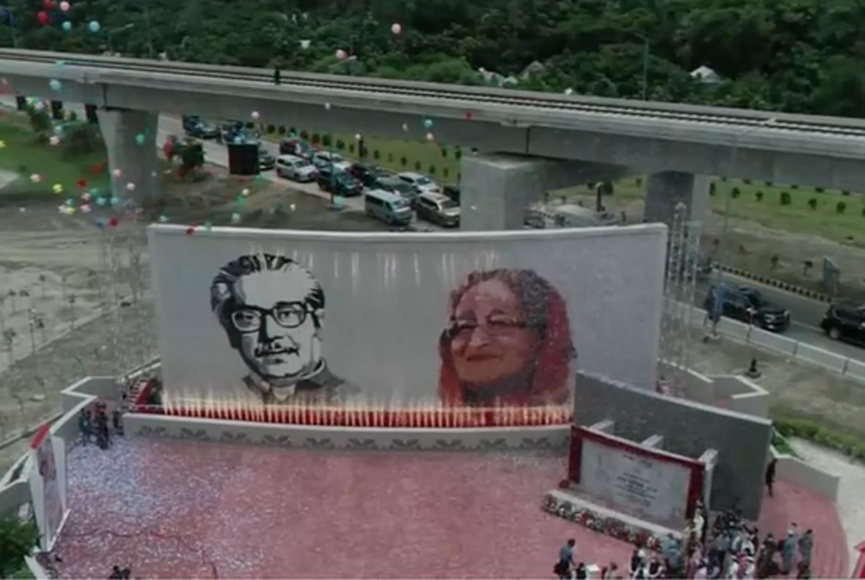 জাজিরা প্রান্তেও পদ্মা সেতুর ফলক উন্মোচন করলেন প্রধানমন্ত্রী

