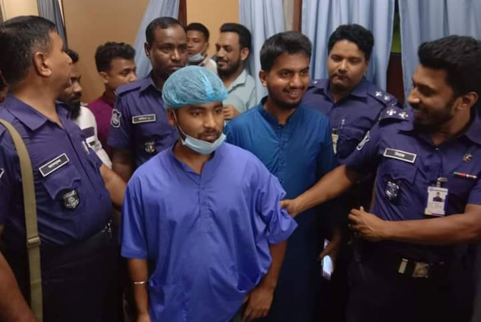 ক্লিনিকে নারীকে শ্লীলতাহানির অভিযোগে আটক ১