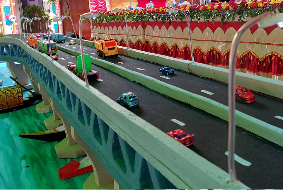 নেত্রকোনায় ‘কাঠের তৈরি পদ্মা সেতু’
