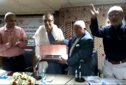 ‘ফেলোশিপ’ সম্মাননা পেলেন কথা সাহিত্যিক শীর্ষেন্দু মুখোপাধ্যায়