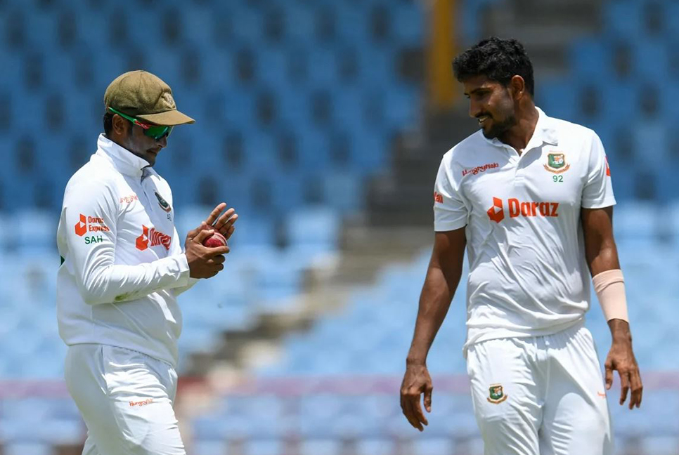 টাইগারদের বিপক্ষে লিড নিল ক্যারিবীয়রা 