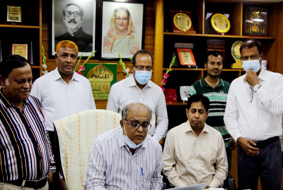 ফাজিল পরীক্ষার ফল প্রকাশ

