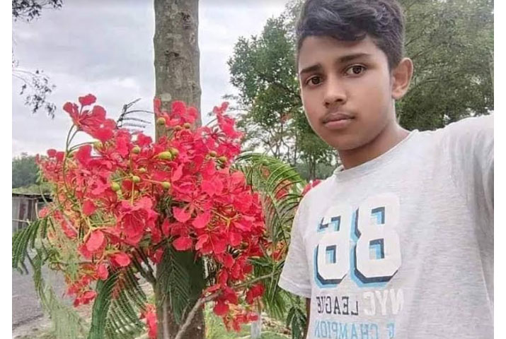 মোবাইল ফোন ছিনিয়ে নিতে স্কুলছাত্র 
নওফেলকে খুন করে তার বন্ধু