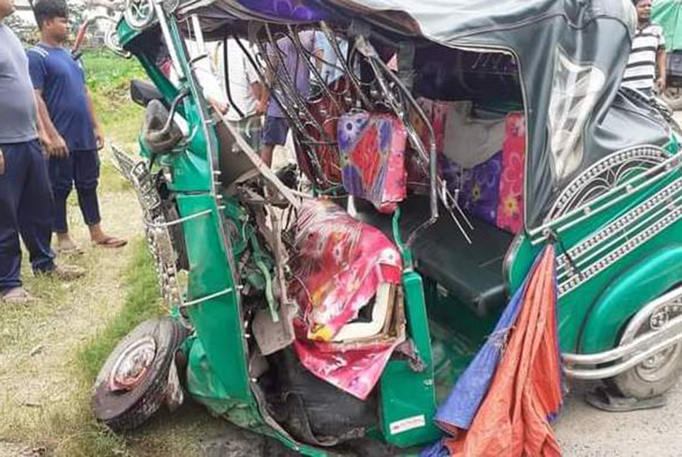 কুমিল্লায় পৃথক সড়ক দুর্ঘটনায় নিহত ৪