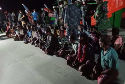 বঙ্গোপসাগরে ৮ ট্রলারসহ ১৩৫ ভারতীয় জেলে আটক