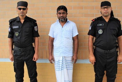 সিরাজগঞ্জে র‌্যাবের হাতে ৩০০ পিস ইয়াবাসহ যুবক আটক