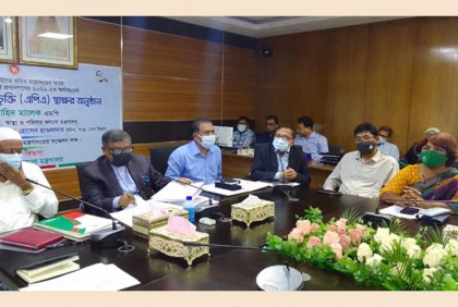 'জনগণ স্বাস্থ্যবিধি না মানলে সরকার আইন প্রয়োগ করবে'  

