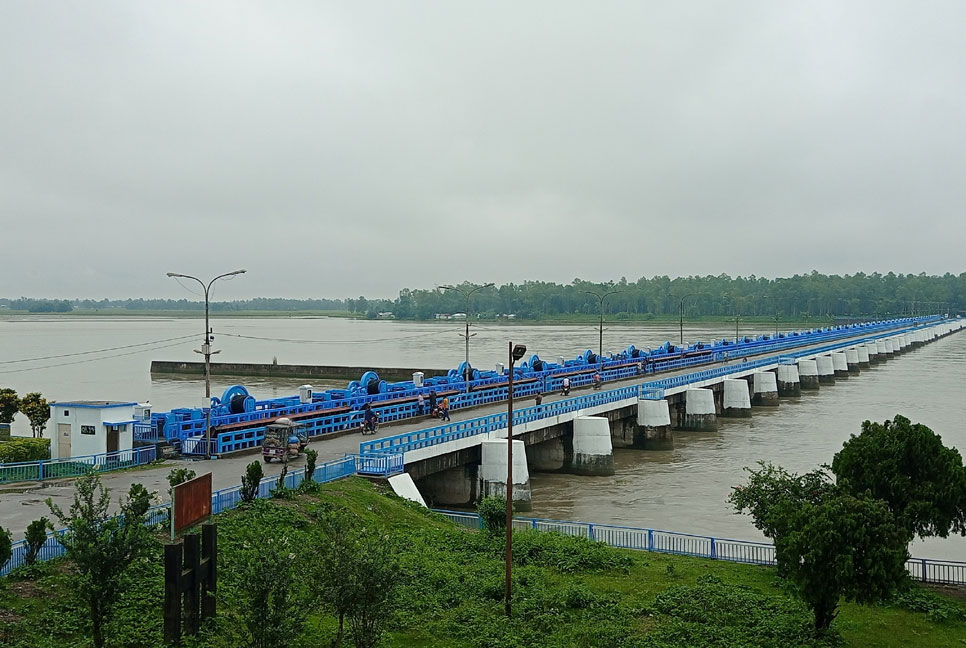 নীলফামারীতে তিস্তার পানি কমেছে