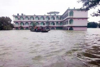 বন্যায় ১১০১ হাইস্কুল-কলেজ ক্ষতিগ্রস্ত
