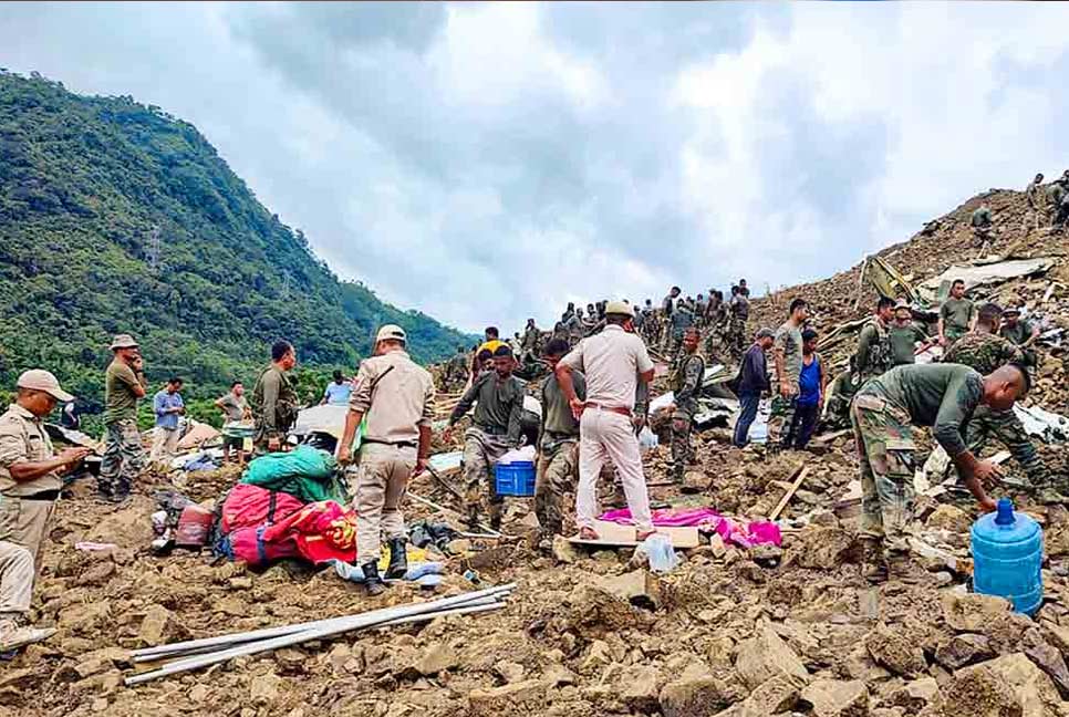 মনিপুরে ভূমিধস : নিহত বেড়ে ১৪, নিখোঁজ অর্ধশতাধিক