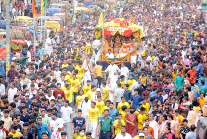রংপুরে রথযাত্রা উপলক্ষে বর্ণাঢ্য শোভাযাত্রা