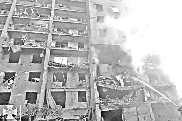 ইউক্রেনে ক্ষেপণাস্ত্র হামলা, নিহত ১৯