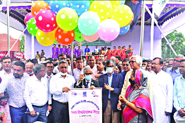উৎসবমুখর পরিবেশে ঢাকা বিশ্ববিদ্যালয় দিবস উদযাপন
